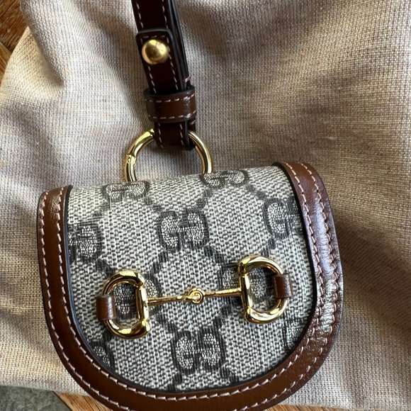 Authentic Gucci Leather Trimmed Logo Canvas AirPod Pro Cade W/Lanyard - Picture 3 of 11